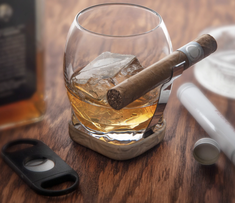 Whiskey Cigar Glass With Built-in Coaster and Cigar Grip